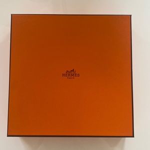 Hermes box (7x7) with dust bags